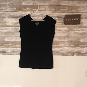 NWOT versatile black tee